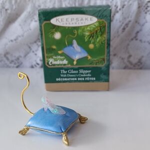 VINTAGE 2001 WALT DISNEY'S CINDERELLA THE GLASS SLIPPER MINIATURE ORNAMENT W/BOX